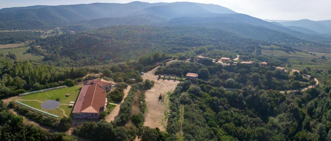 Is Bisus Guest House Castiadas Exterior foto