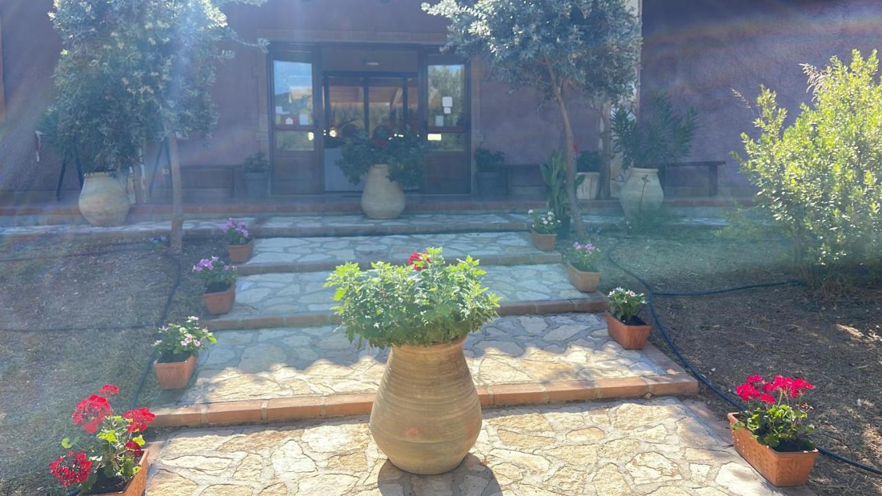 Is Bisus Guest House Castiadas Exterior foto