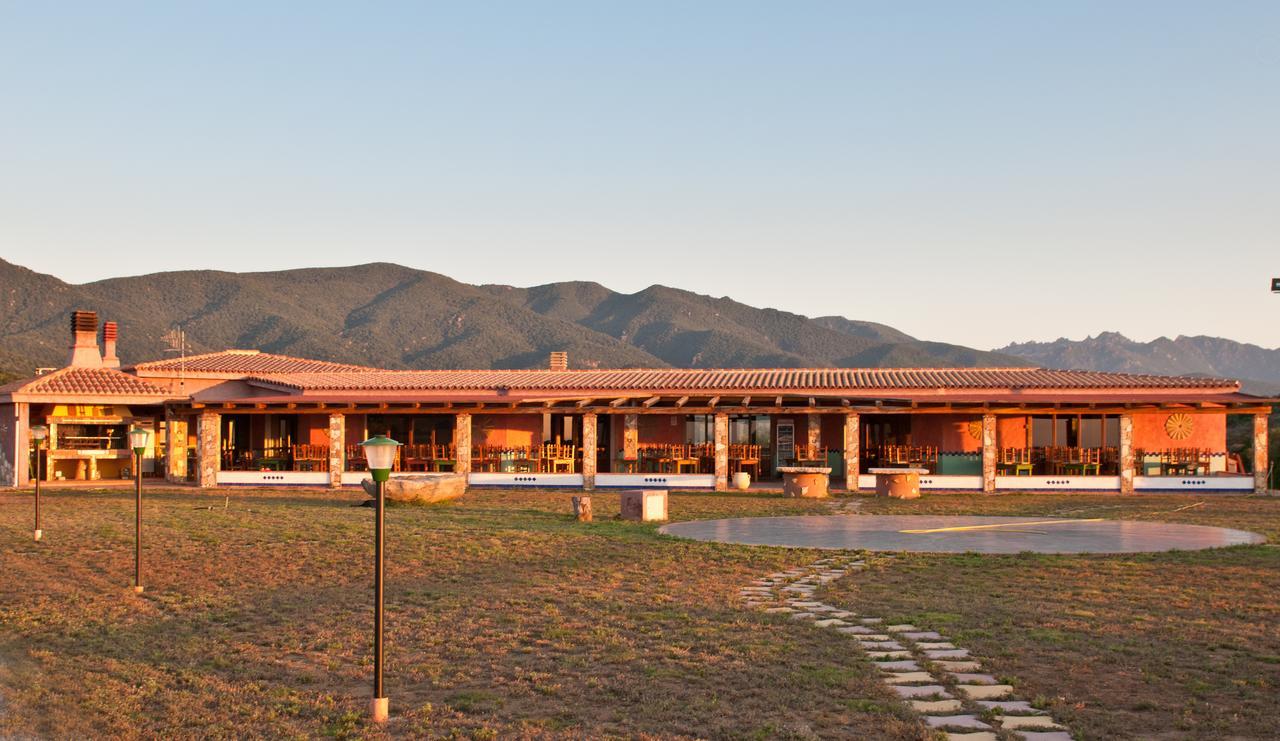 Is Bisus Guest House Castiadas Exterior foto