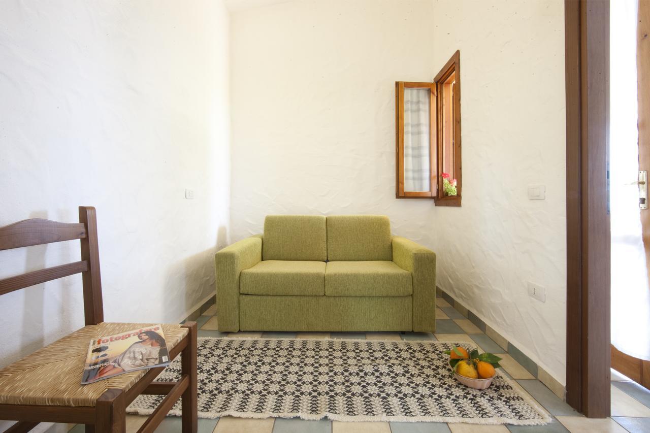 Is Bisus Guest House Castiadas Exterior foto